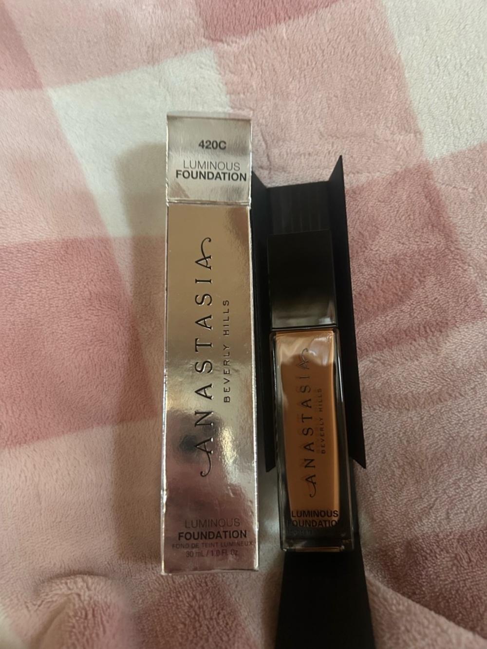 Anastasia Beverly Hills Luminous Foundation 420C Warm Tan Bottle